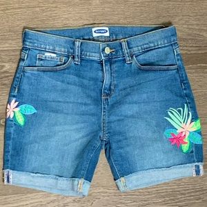 GIRL'S Medium Wash Embroidered Denim Shorts